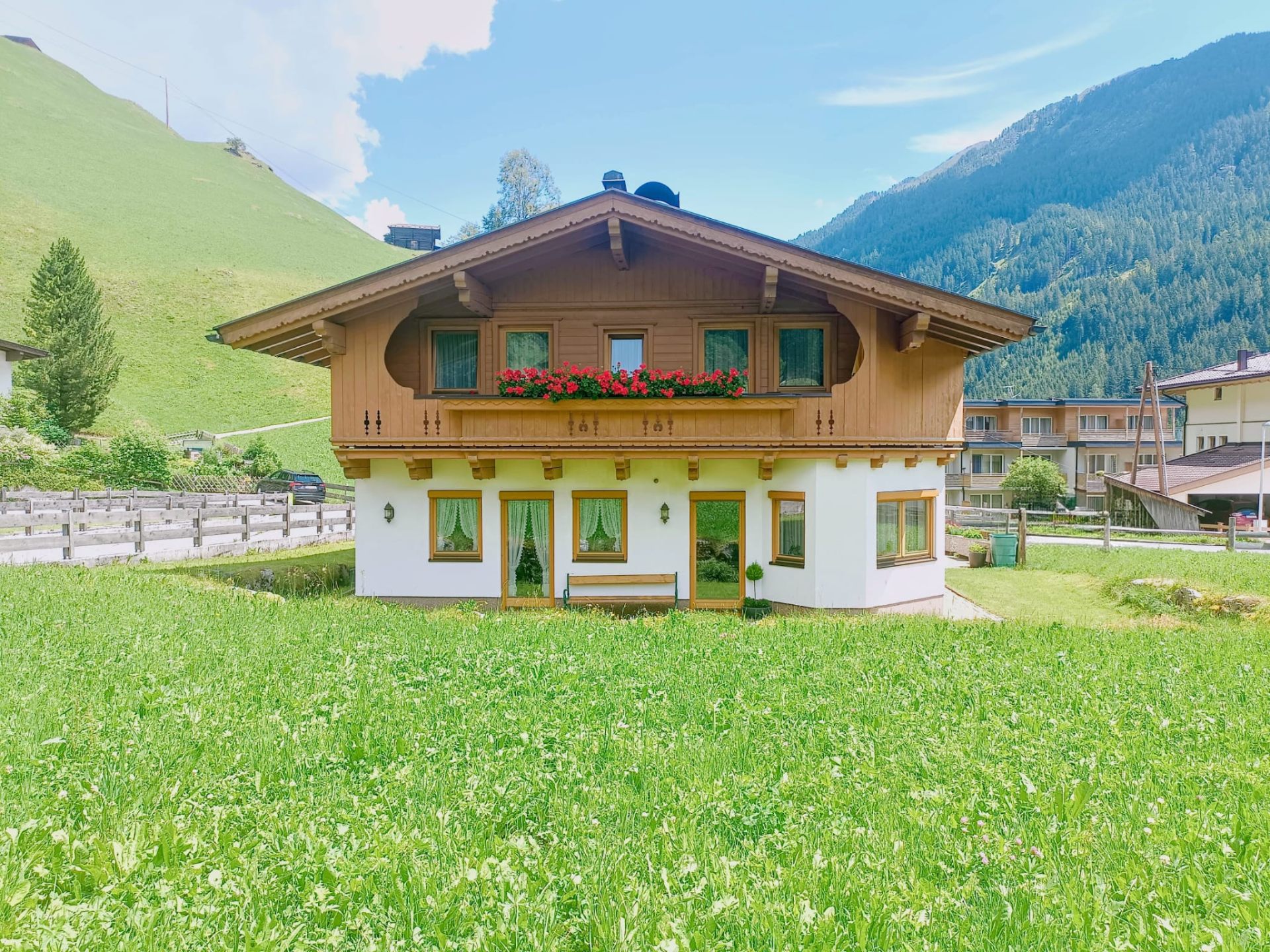 Manuela Apart im Sommer